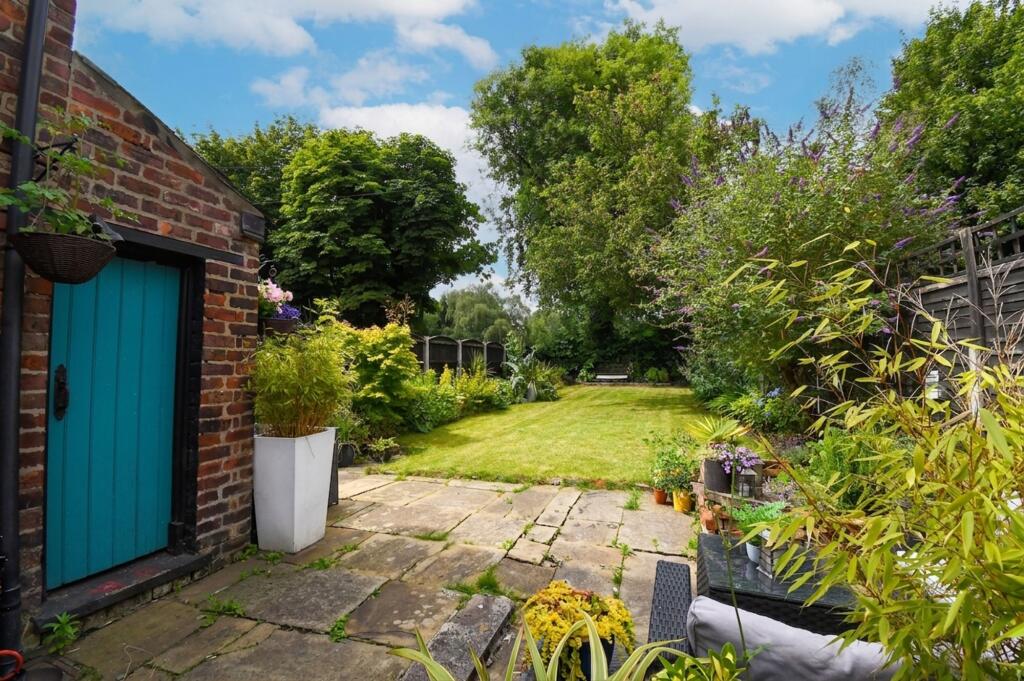 Barton Lane, Eccles, M30 - More