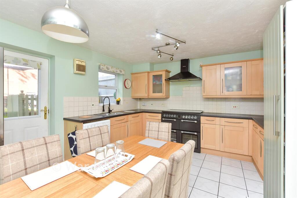 House in Chatham, Medway - View 3