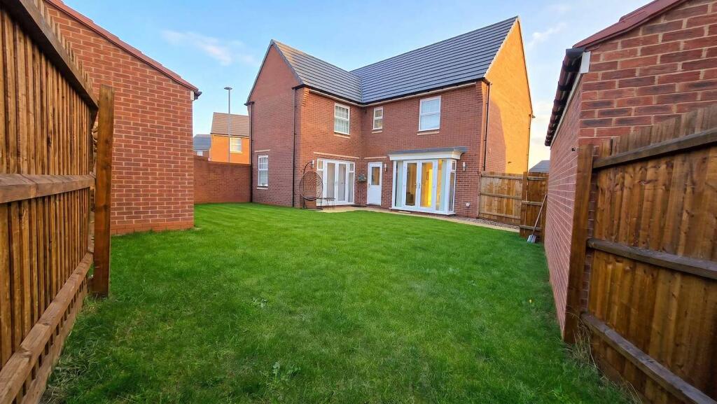 Clements Drive, Eaton Leys, Milton Keynes photo 4