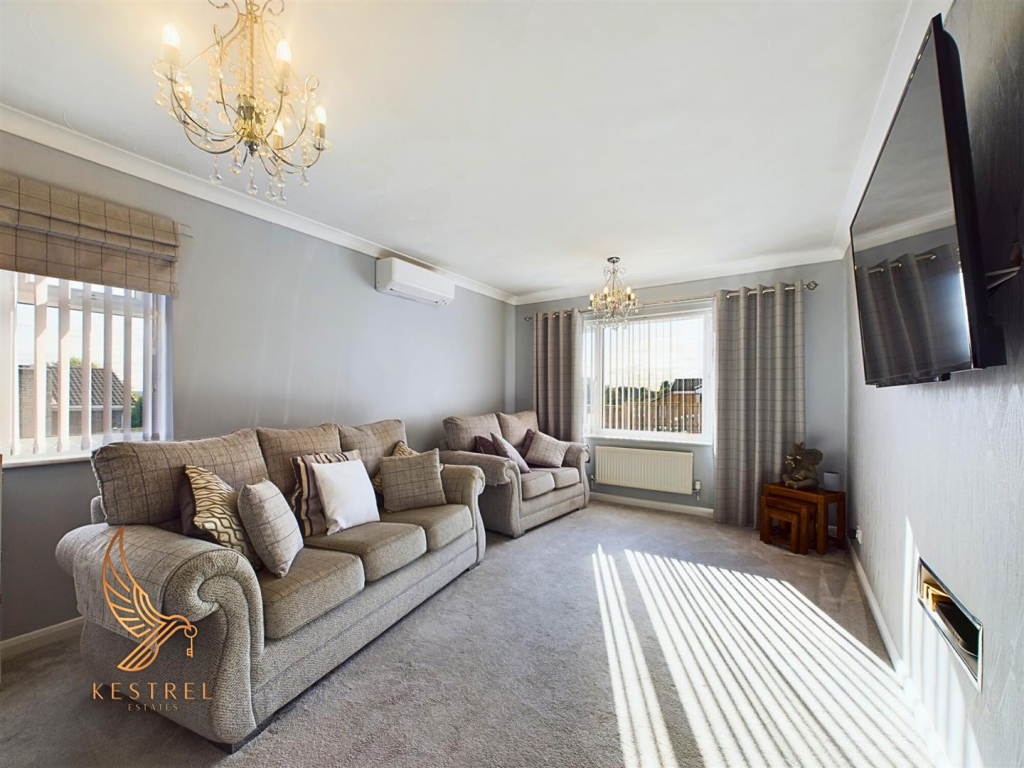 House in Wakefield, Wrangbrook, Upton and North Elmsall - View 2