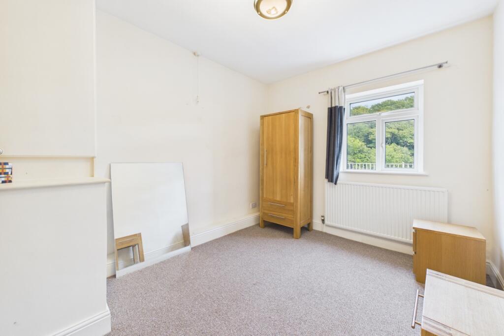 Apartment in Sheffield, Totley Rise, Totley - More