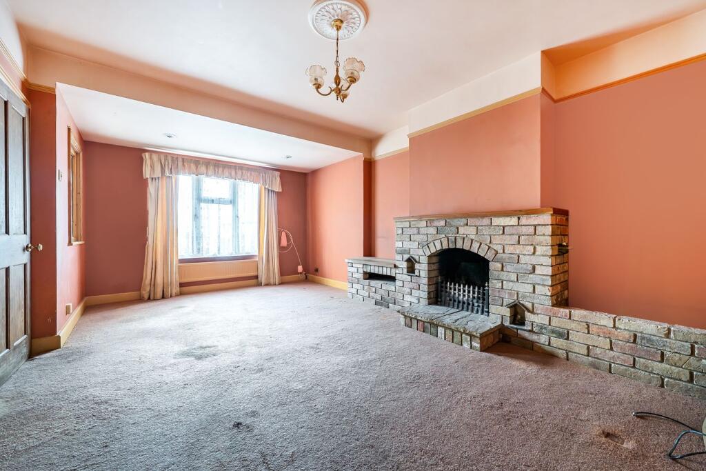 House in Luton - View 3