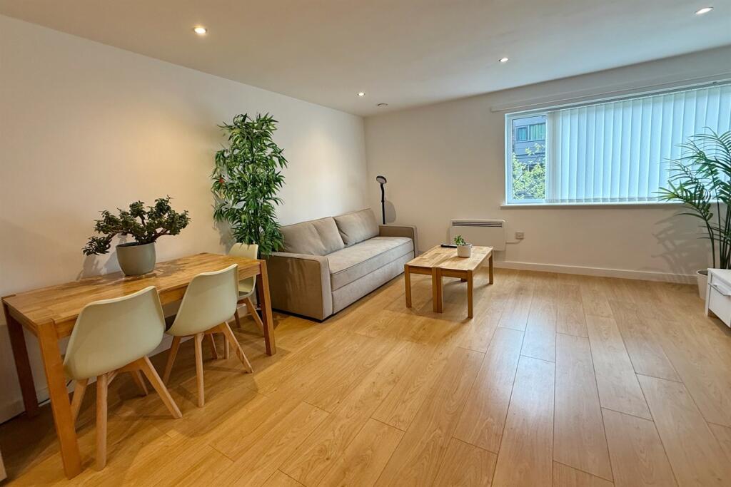 Apartment in Manchester - View 3