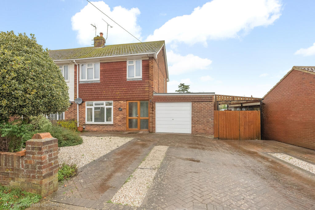 3-bed house on Hillside Road, Whitstable, £425,000