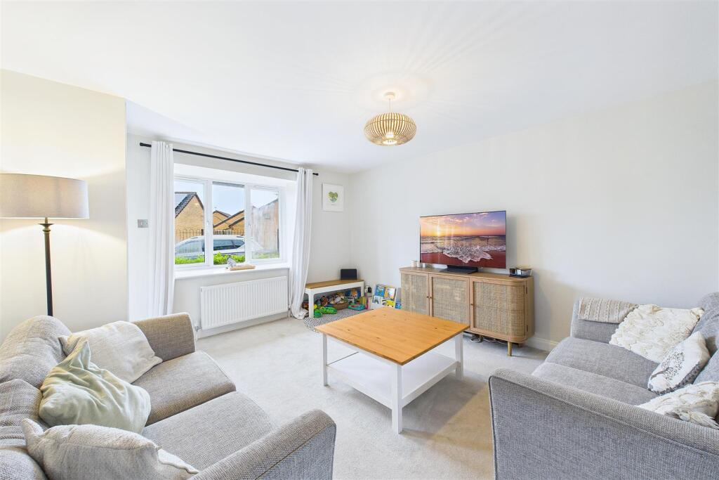 Modern living in a central Clevedon location photo 3