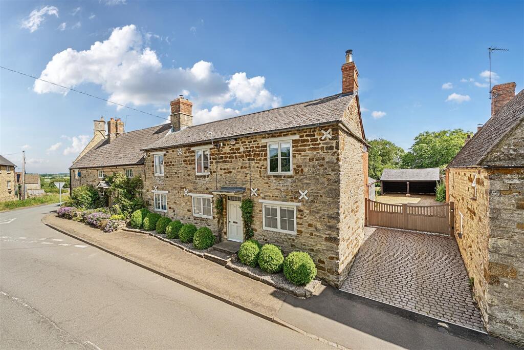 4-bed house on High Street, Wappenham,NN12, £825,000