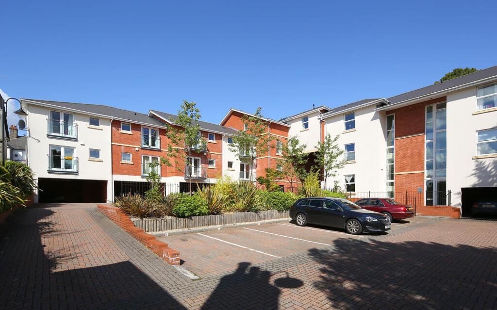 Apartment in Cardiff - View 3