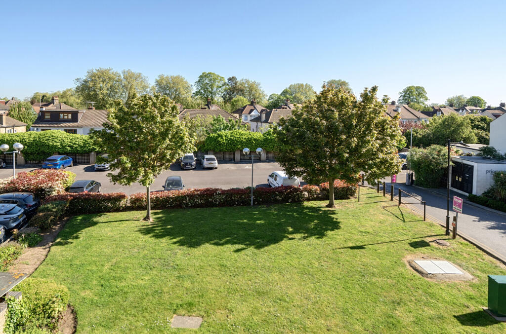 Priory Mews, 44 Station Avenue, Southend-On-Sea photo 4