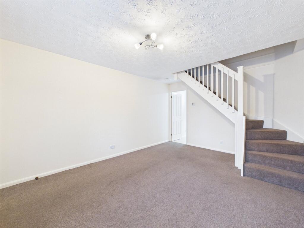 House in Gloucester - View 3