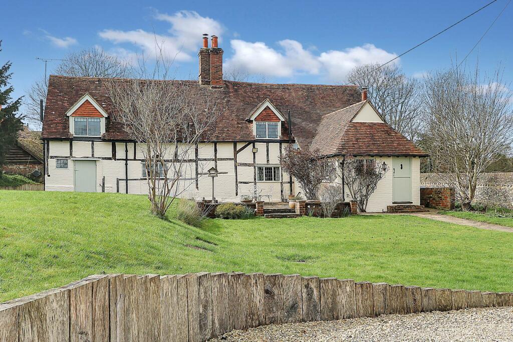 Moulsford, Oxfordshire - Walk to village green,  pub/ restaurant, Moulsford & Cranford House Schools photo 2