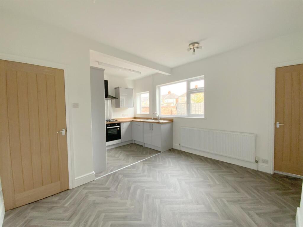 Felstead Road, Grimsby photo 5