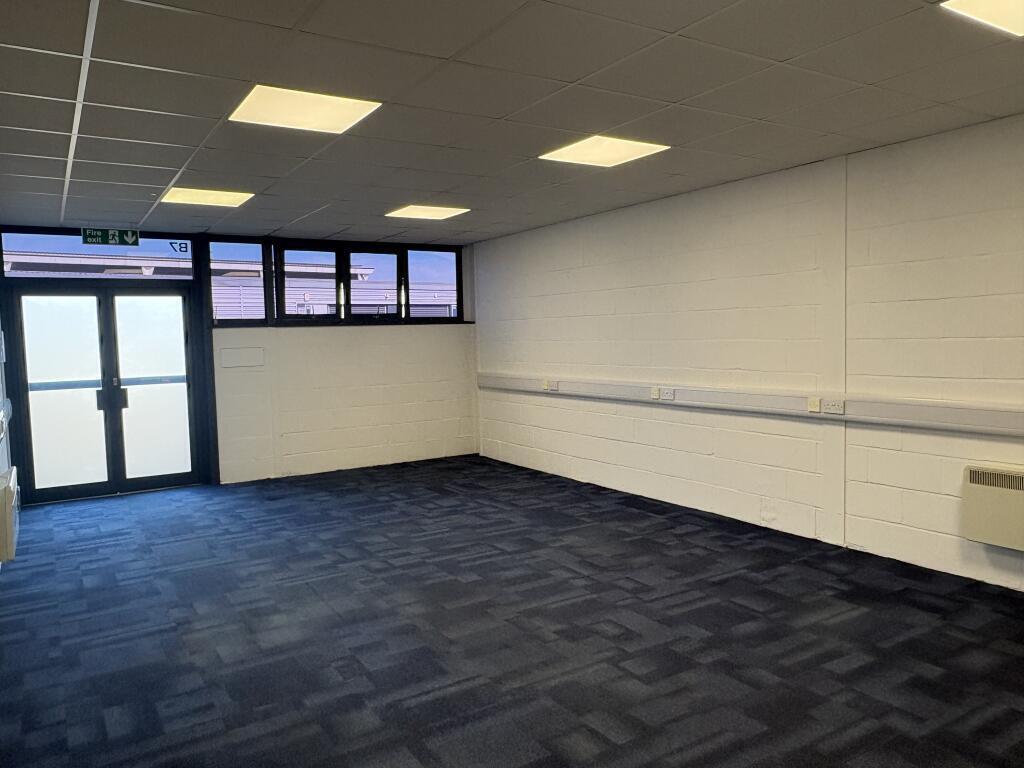 B7 office/studio available