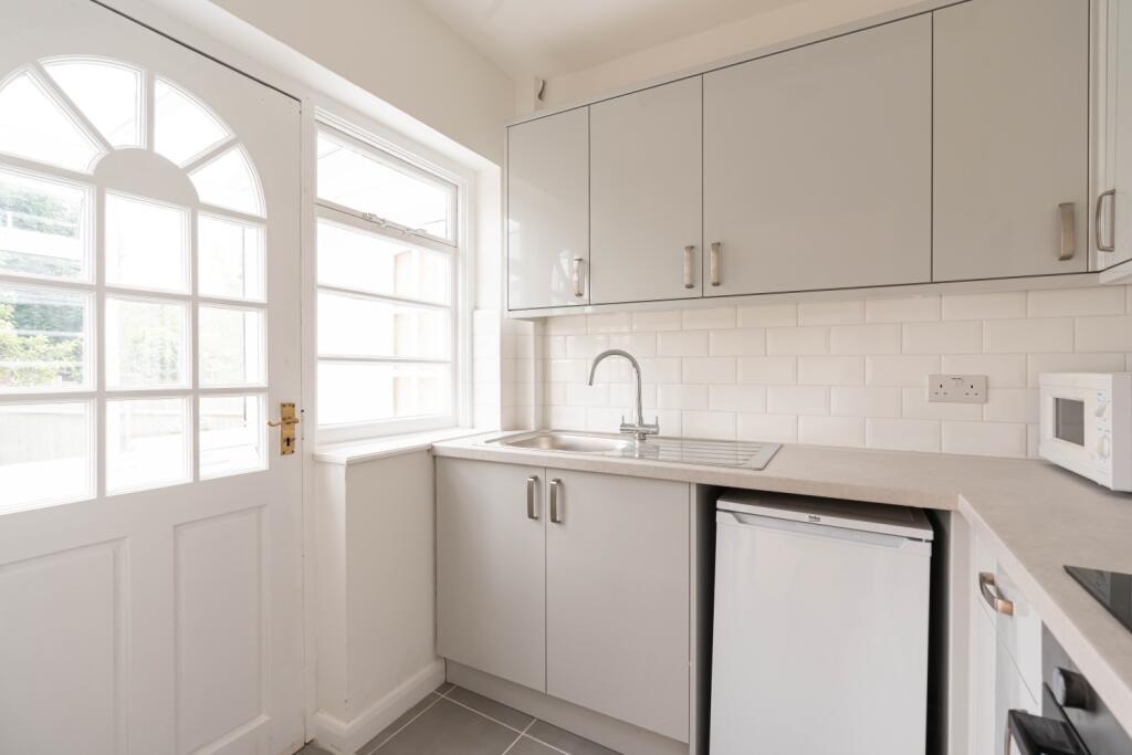 Main image of property: Abingdon Road, OX1