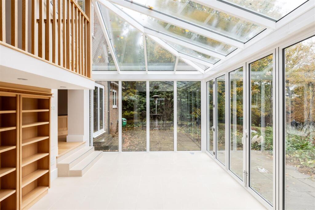 House in Reigate and Banstead, Meadvale - More
