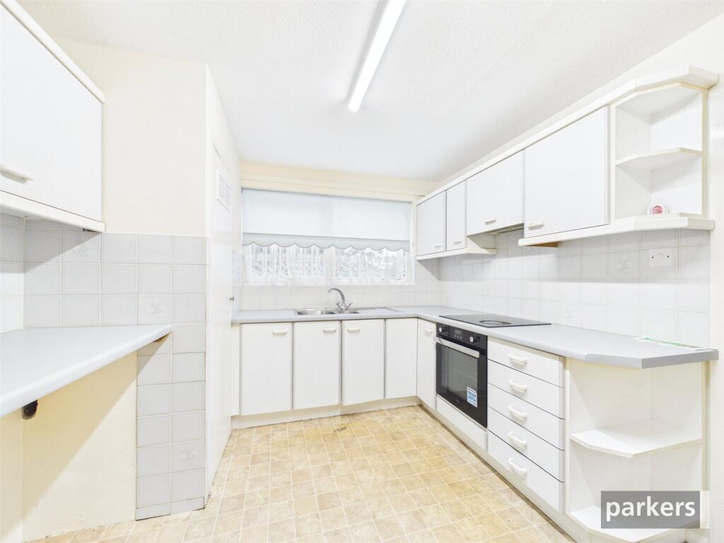 Pitford Road, Woodley, Reading, RG5 photo 4
