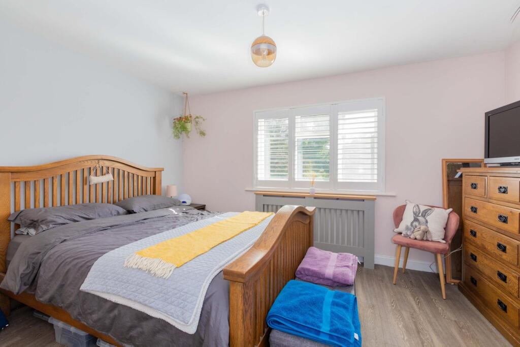 North Town Road, Maidenhead, SL6 - View 5