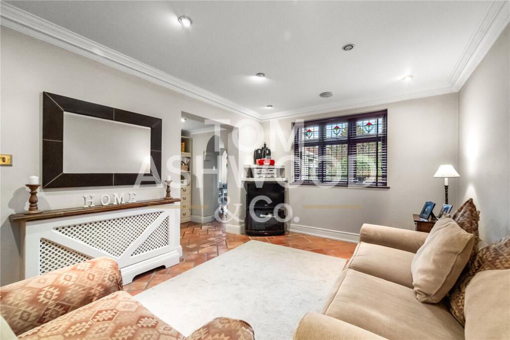 House in Ilford - More