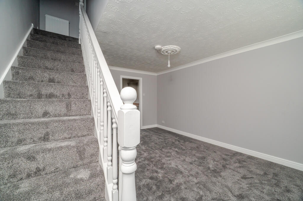 House in West Lindsey, Caistor TC - More