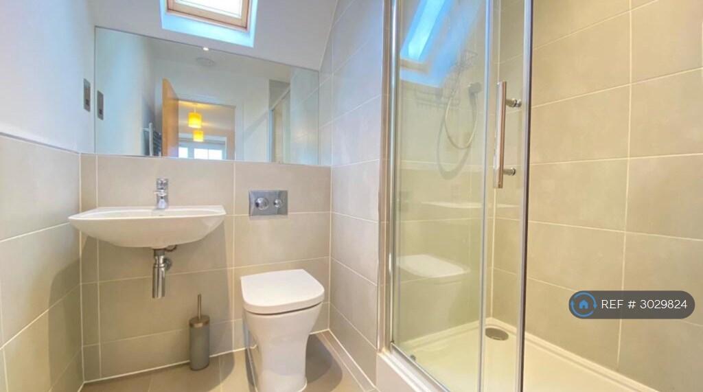 House in Slough - View 5