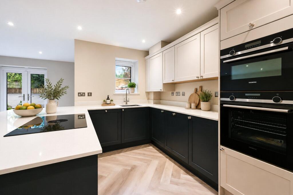 Green Hedges, Westerham Road, Oxted, Surrey, RH8 photo 4
