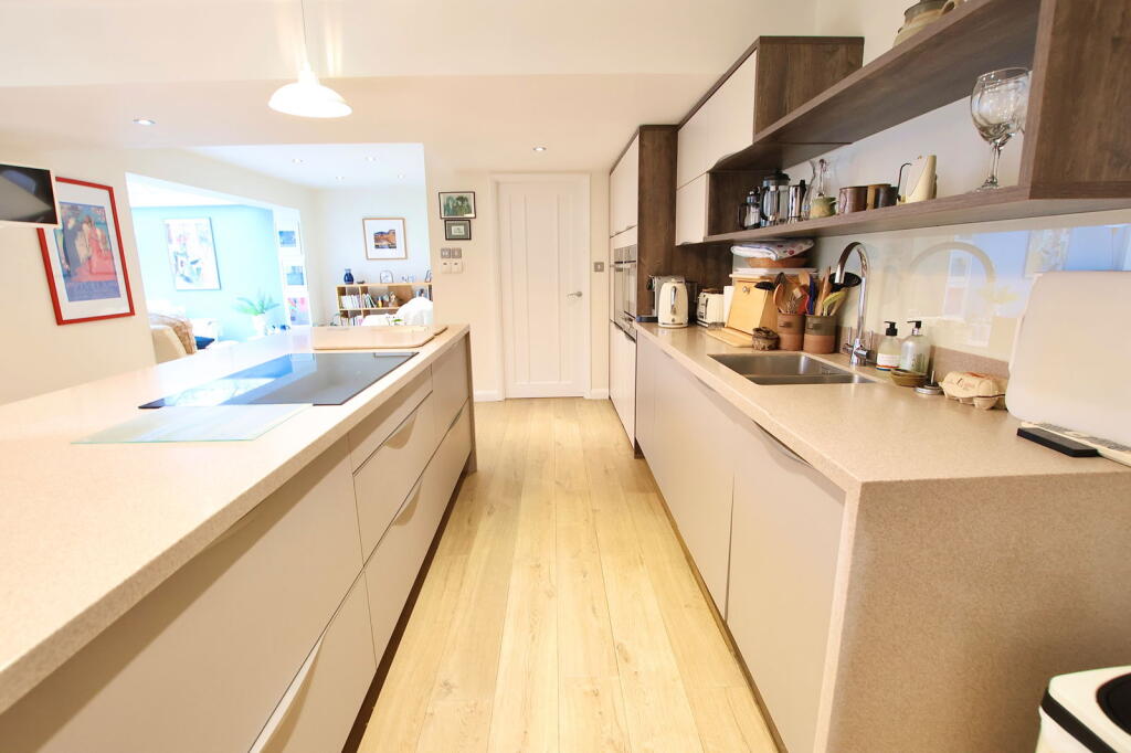 House in Northampton, West Northamptonshire - View 6