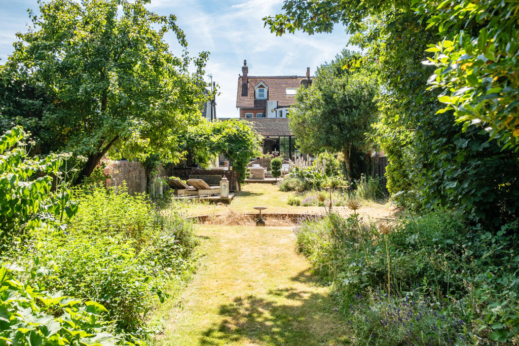 Main image of property: Wickham Hill, Hurstpierpoint, BN6
