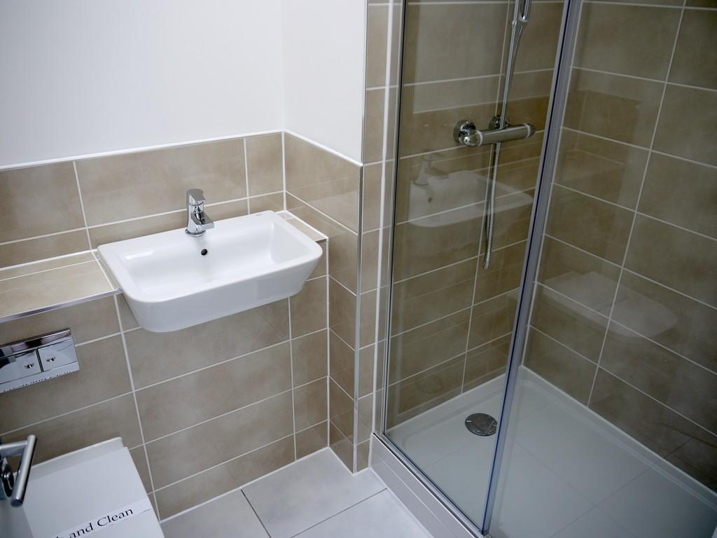 6 bedroom town house for rent