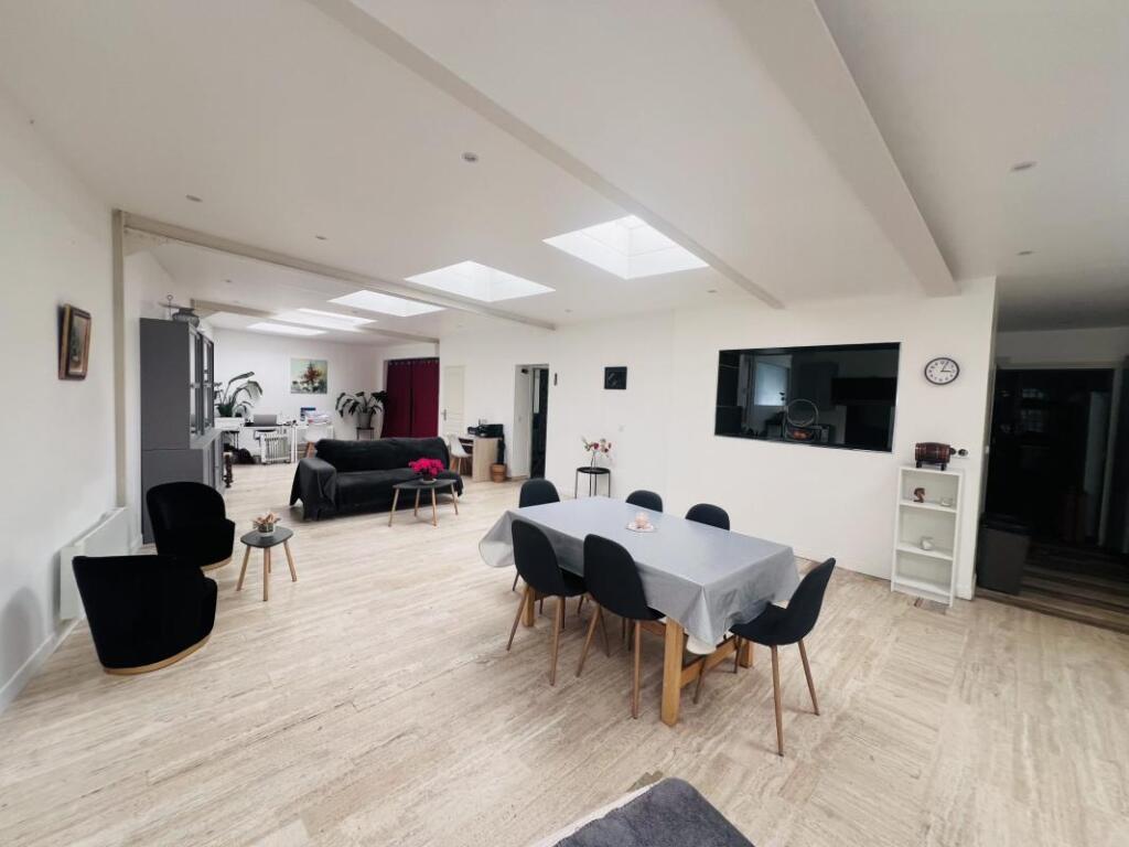Main image of property: Paris-Isle of France, Hauts-de-Seine, Le Plessis-Robinson