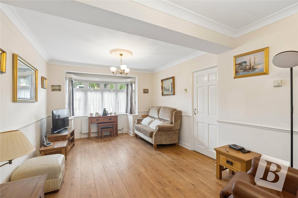 House in London, Collier Row - View 2