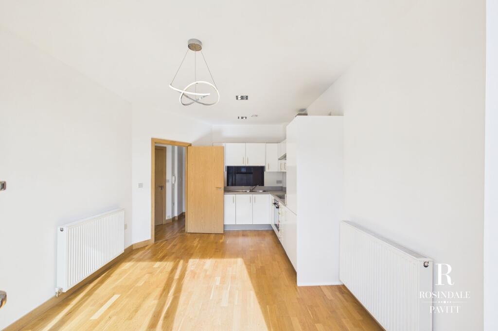 Apartment in Sutton - View 4