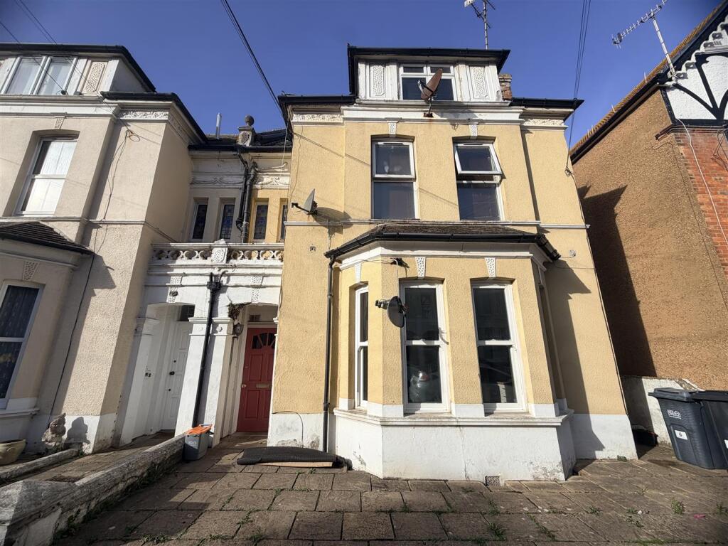 Main image of property: Flat 4, 6 Albany RoadBexhill On SeaEast Sussex