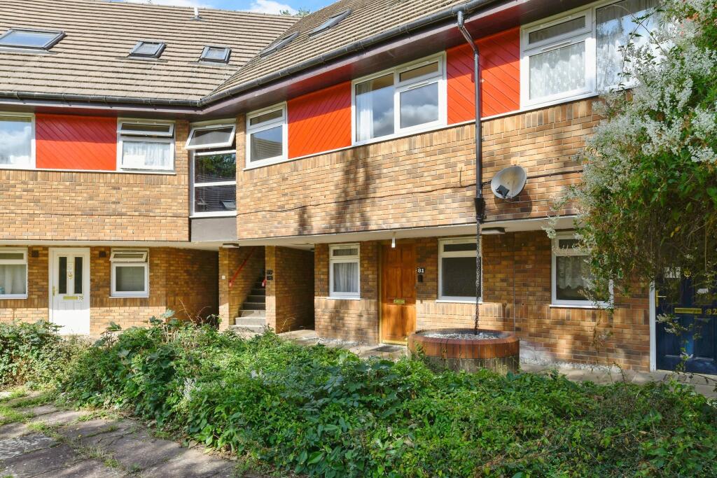 Main image of property: Round Mead, SG2