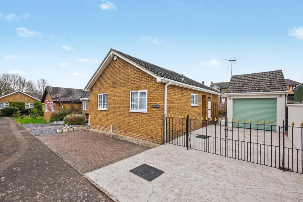 Main image of property: Hurst Lane, Kemsley, Sittingbourne, Kent, ME10 2SS