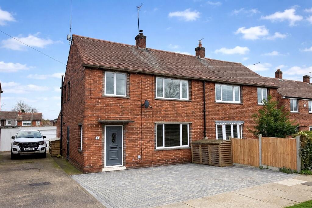 Main image of property: Long Crest, Pontefract, West Yorkshire, WF8