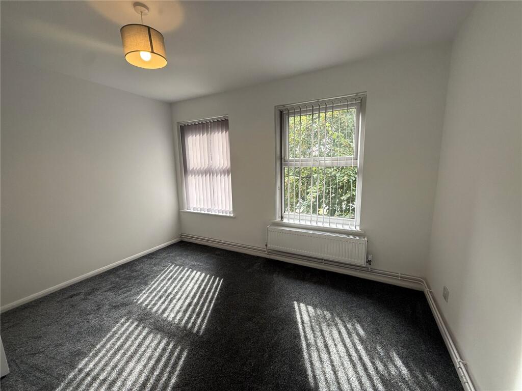 Apartment in Southampton - View 5