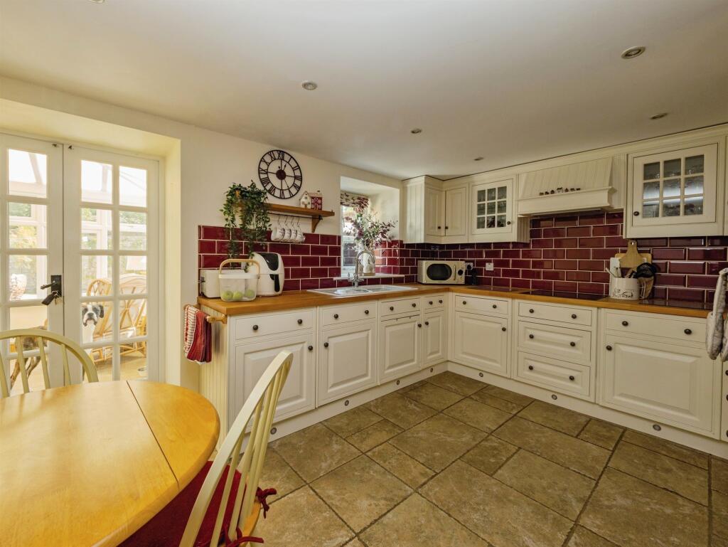 House in Dorchester, Dorset - View 5