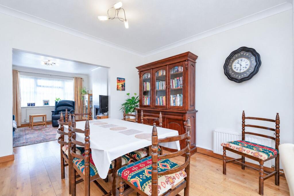 House in Slough, Burnham - More