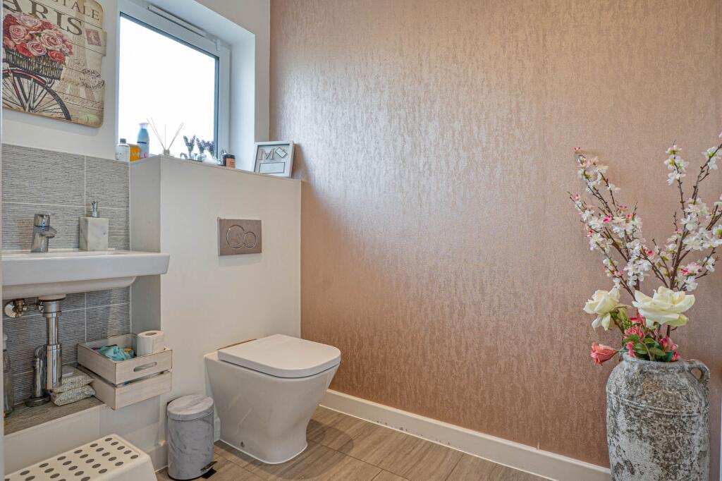 House in Milton Keynes, Broughton and Milton Keynes - View 6
