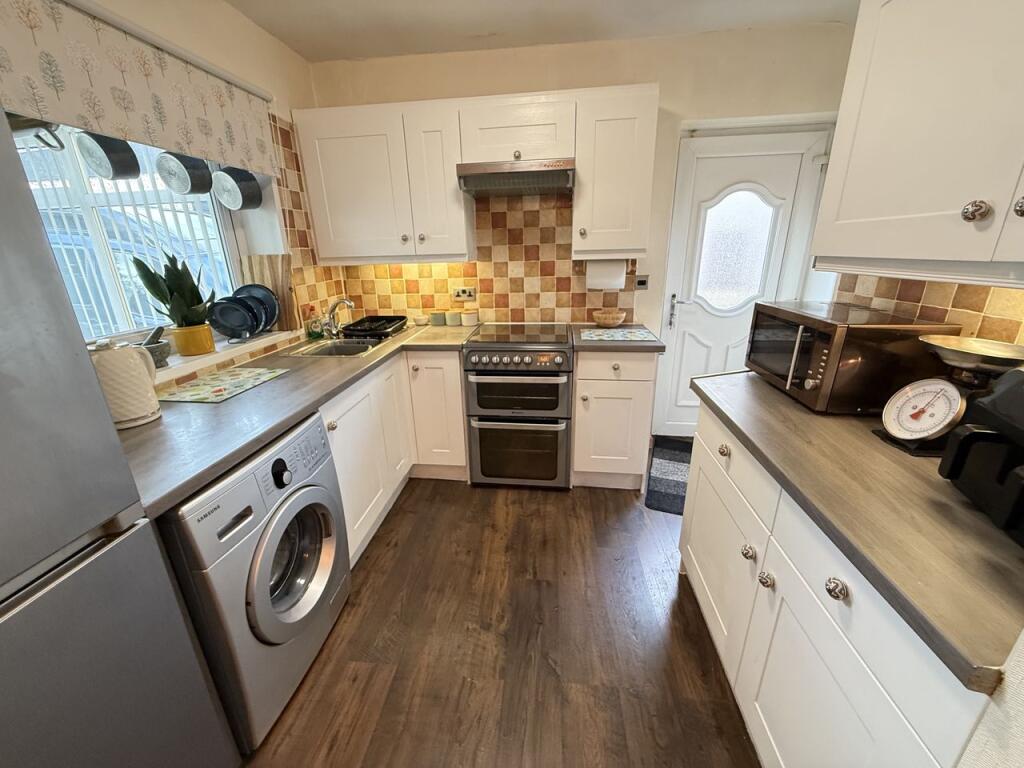 Gleanings Drive, Halifax, Calderdale photo 5