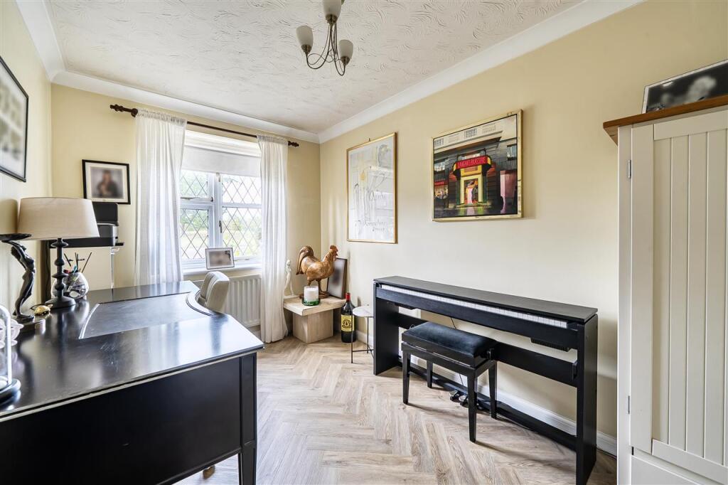 House in Great Denham, Bedford - View 3