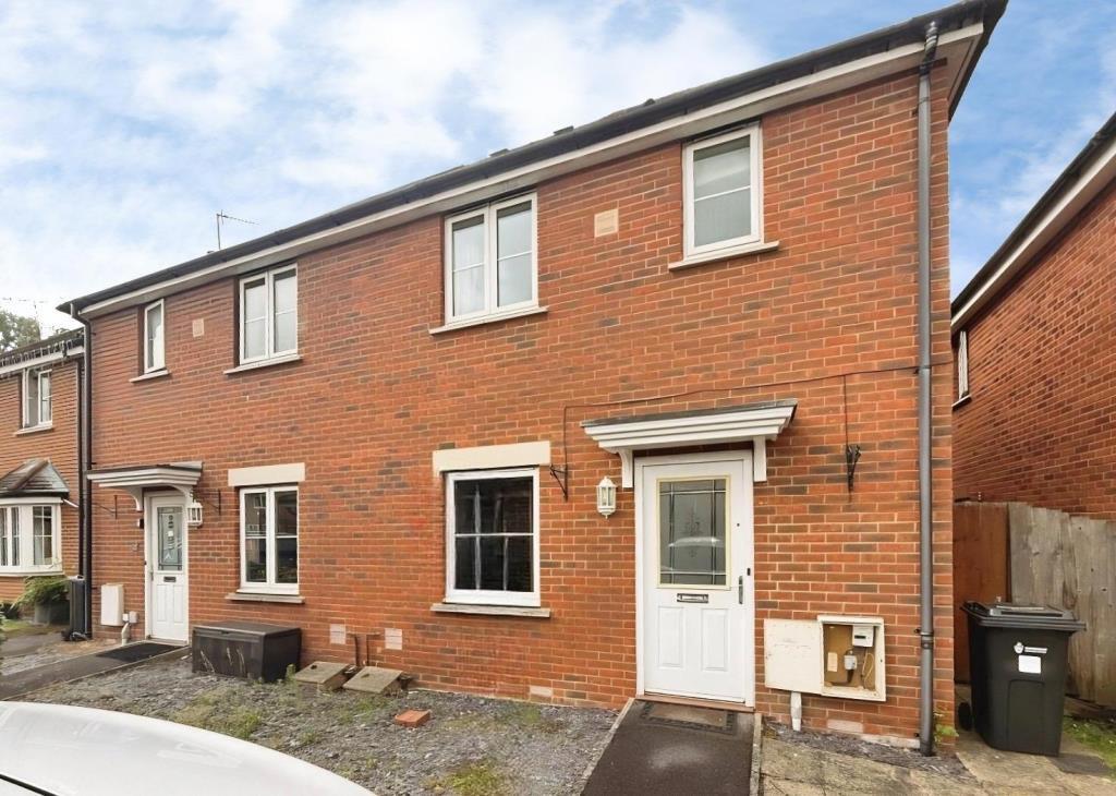 Main image of property: Barley Gardens, Winnersh, RG41