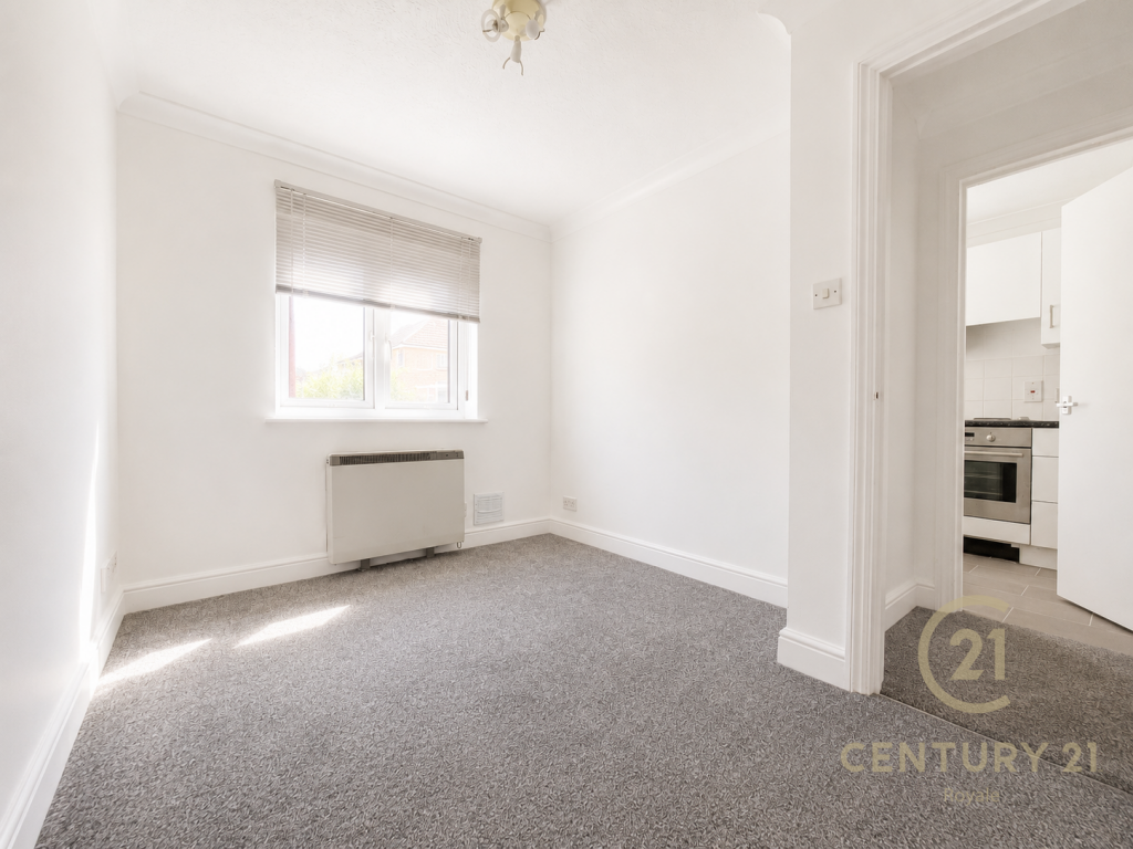 Apartment in Kingston upon Thames - More