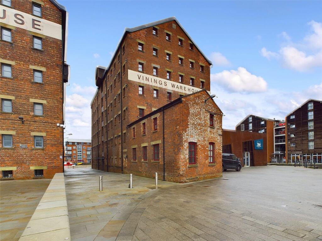 1-bed flat on The Docks, Gloucester, Gloucestershire, GL1, £140,000