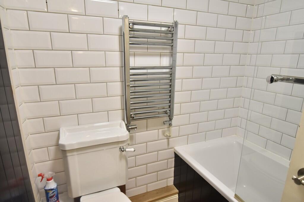 Apartment in Hove, Aldrington - More