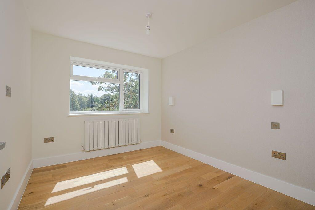 Apartment in Sutton - View 4