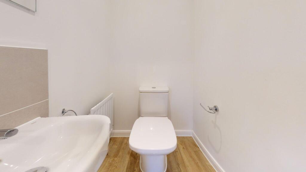 House in Houghton Regis, Central Bedfordshire - View 3