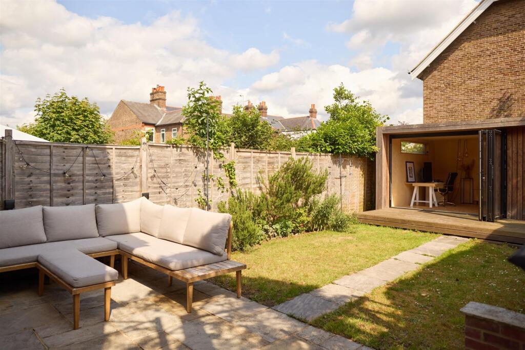 House in Kingston upon Thames - View 4