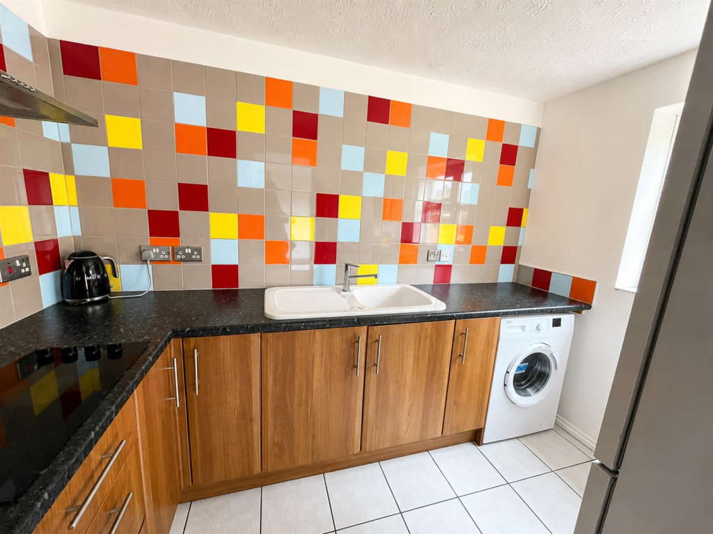 Apartment in Romford - View 2