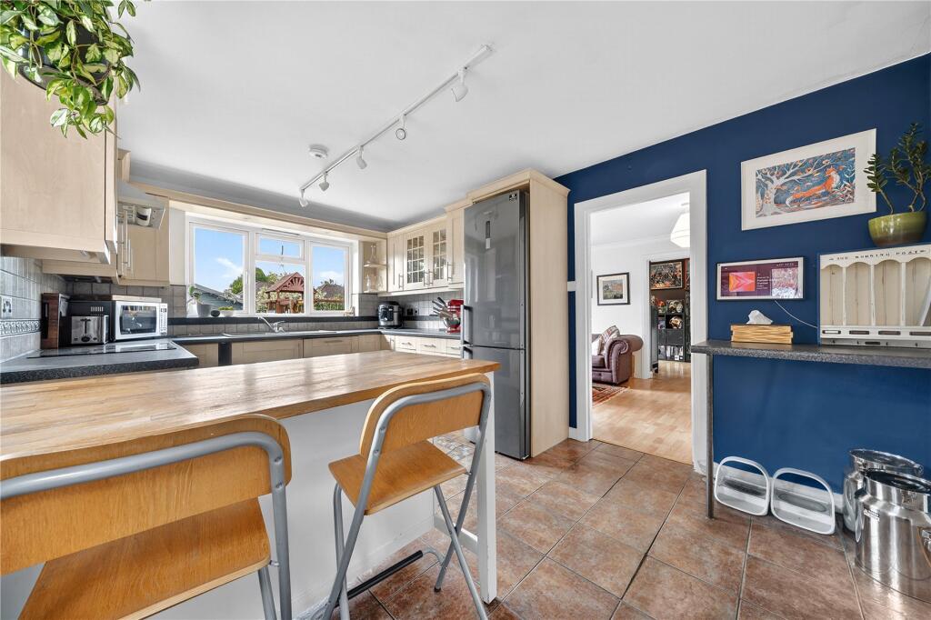 House in Woking, Surrey - View 2