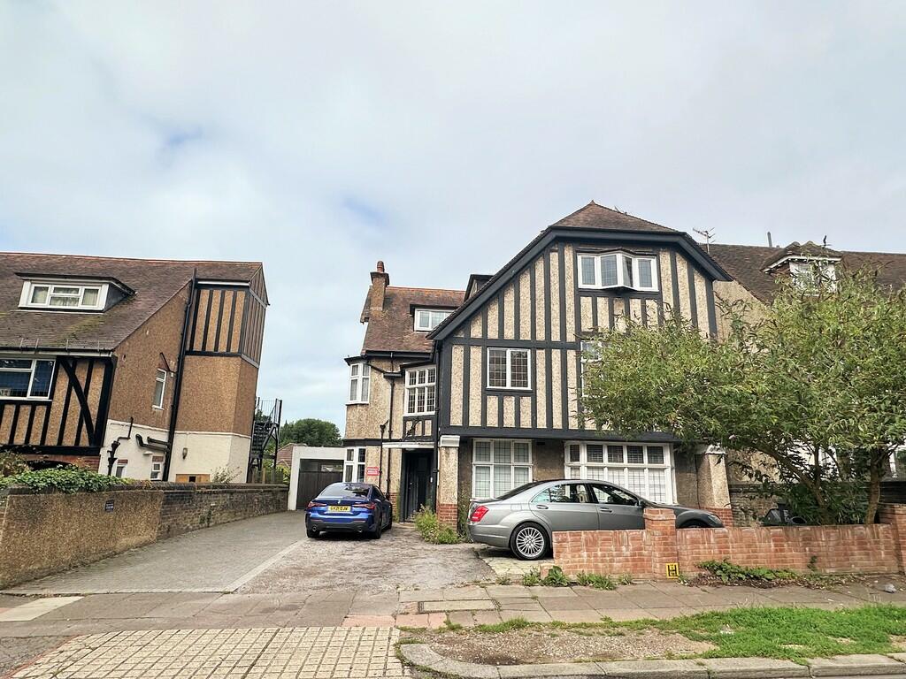 4-bed flat on Dyke Road, Hove, £550,000